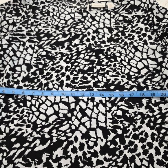 Chicos Size 3 XL Black & White Abstract Animal Print Blouse 100% Polyester - Picture 7 of 8